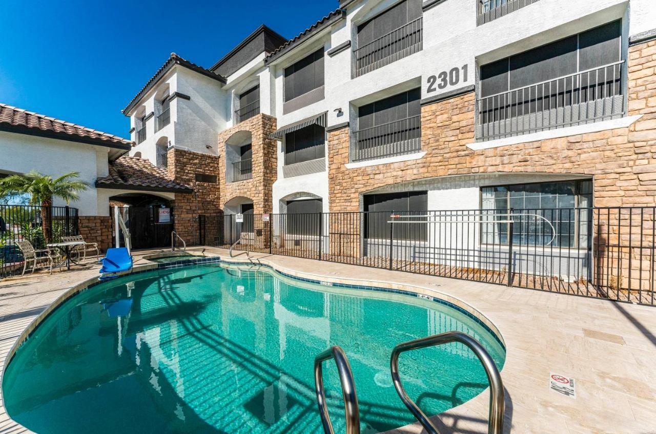 Metro Tempe Apartments Studio W Two King Beds Экстерьер фото