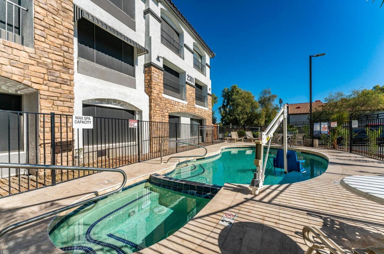 Metro Tempe Apartments Studio W Two King Beds Экстерьер фото